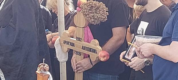 FOTO TUGA U KOTOR VAROŠU Pokopali Draganu (34) koja je poginula u buktinji kod Omiša