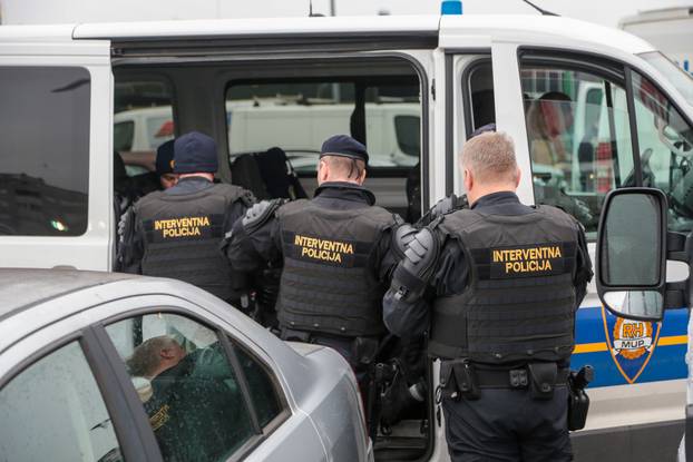 Zagreb: Redovno postupanje policije  uoči utakmice Hajduk - Dinamo 