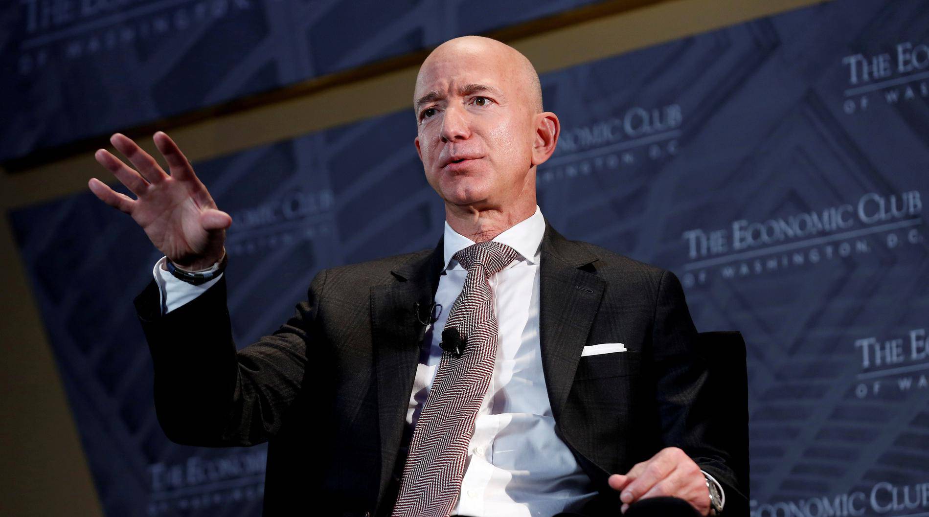 Bezos Srusio Rekord Bogatstva Tezak Je 211 Milijardi Dolara 24sata