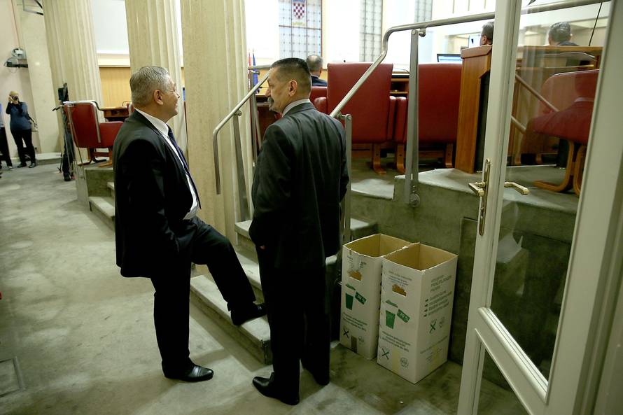 Čačić poručio Hrelji: Naravno, svatko se češe gdje ga svrbi