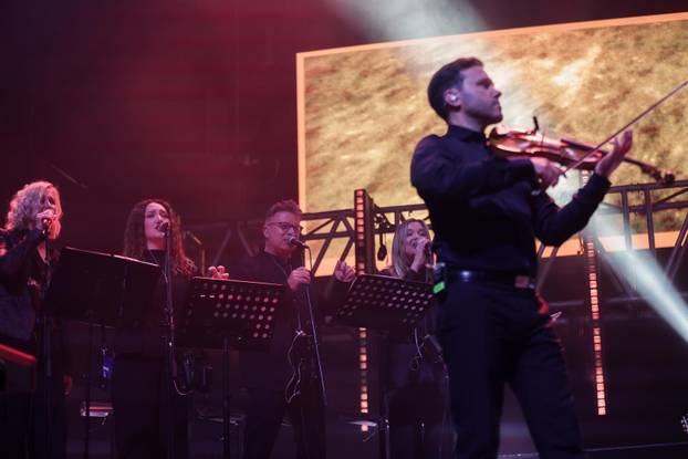 Zagreb: U Areni Zagreb održan koncert "Progledaj srcem"