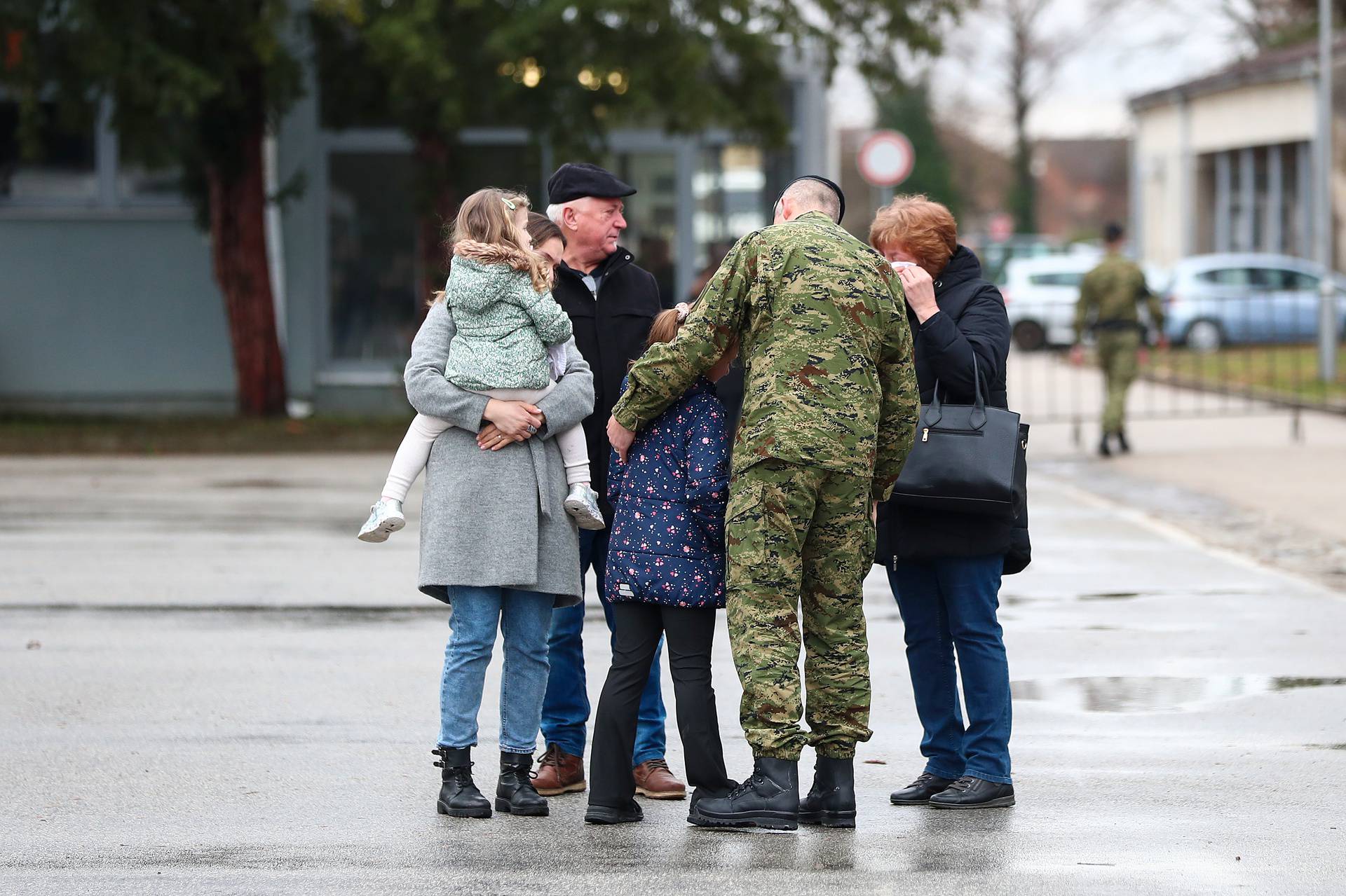 Zagreb: Svečani ispraćaj 4. hrvatskog kontingenta u okviru Borbene grupe u Mađarskoj