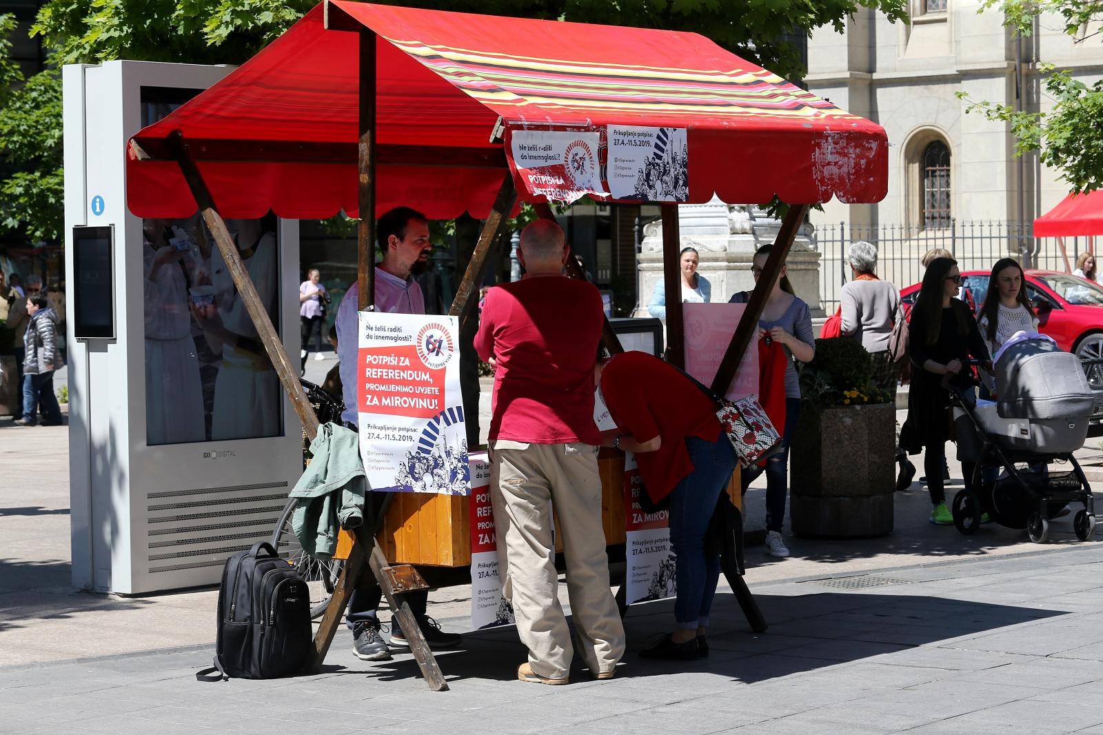 Zagreb: GraÄani potpisuju za referendum 67 je previÅ¡e