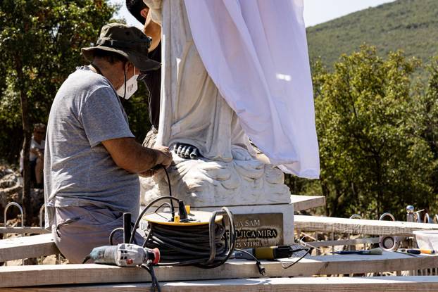 Međugorje: Oskvrnut Gospin kip na brdu ukazanja