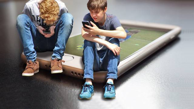 Čak 92 posto roditelja ne pazi što djeca rade na internetu