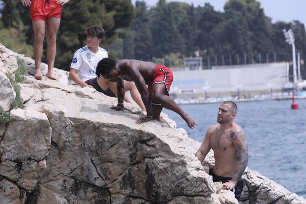 Split: Najpopularniji svjetski streamer IShowSpeed skakao je u more na splitskoj plaži Ježinac