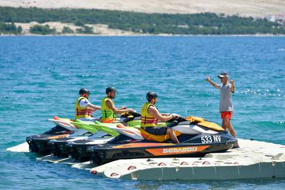 Plaža Zrće gotovo pa prazna u prvom vikendu sedmog mjeseca