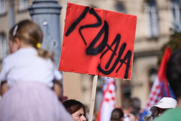 Zagreb: Okupljanje prosvjednika Hodaj za Liku, hodaj za Hrvatsku