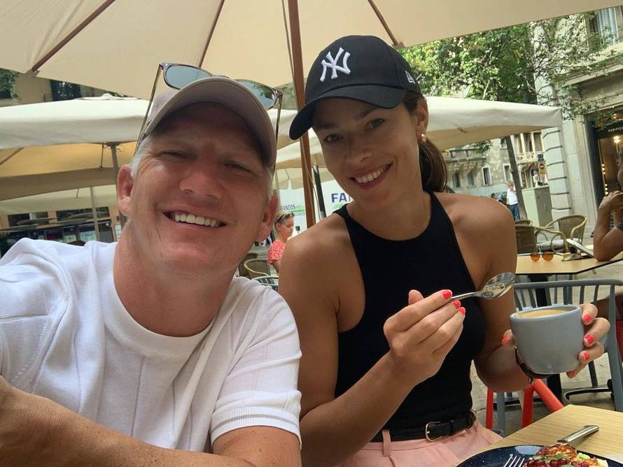Bastian Schweinsteiger supruzi na srpskom čestitao rođendan