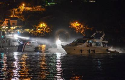 Drama u Dubrovniku: U jahtu je prodrla voda, ljudi spašeni