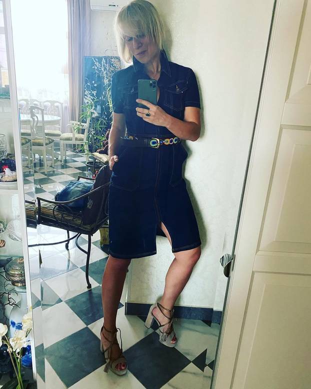 FOTO Zaharova bocnula Srbiju: 'Svjesni su rizika...';  Fotografije s njene svadbe 'zapalile' mreže