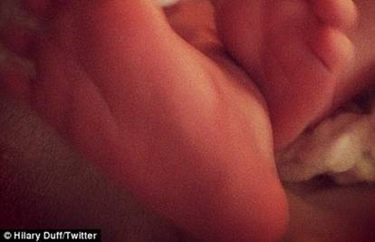 Hillary Duff objavila fotografiju sina: Najdraža mala stopala