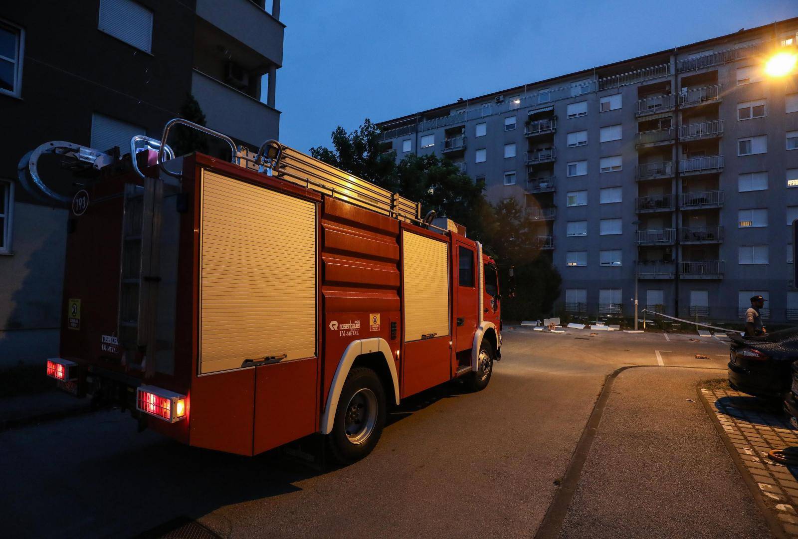 Jak vjetar u Zagrebu odnio krov sa zgrade