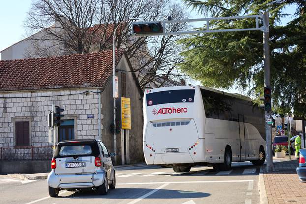 Popravak semafora u Vrgorcu zbog čijeg kvara su se stvarale prometne gužve