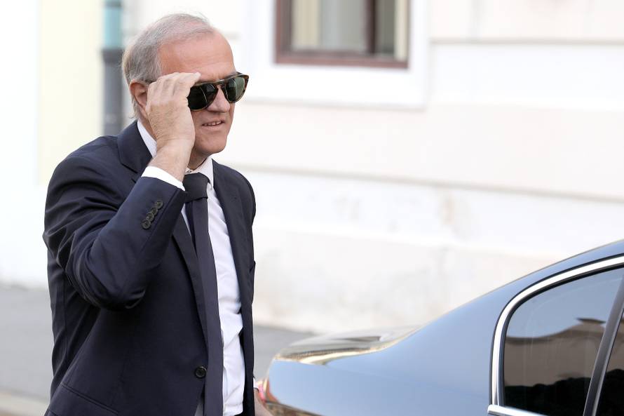 Zagreb: Ministar BoÅ¡njakoviÄ dolazi u Banske dvore