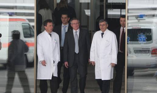 Vukeli&cacute;: Stradali satnik je u &scaron;oku, ali se dr&zcaron;i vojni&ccaron;ki
