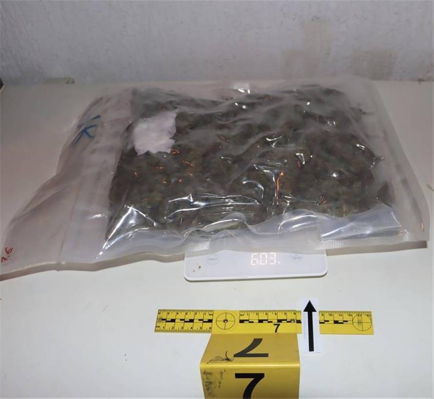 Policija u Rijeci zaplijenila 6,5 kg marihuane, uhićen muškarac