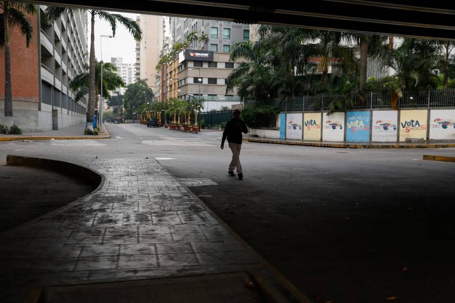 U.S. strikes Venezuelan capital