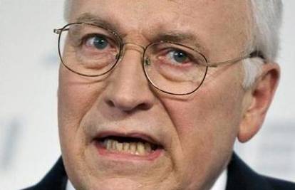 Zbog bolova u prsima Dick Cheney je završio u bolnici