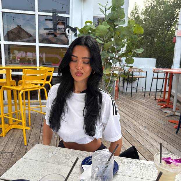 FOTO Bellinghamova djevojka zapalila internet objavom. Oko nje kruže zlobni komentari