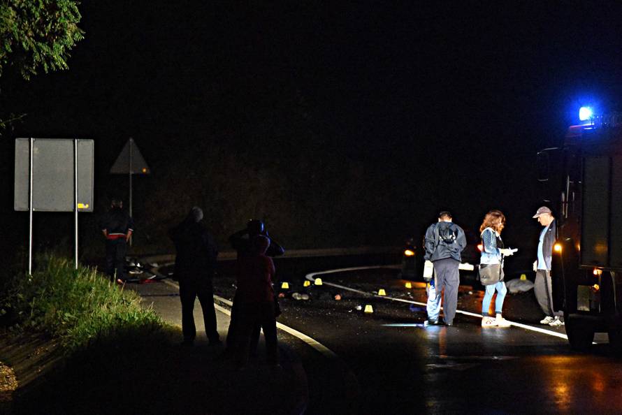 Nepropisno preticao pa izazvao nesreću: Troje ljudi je poginulo