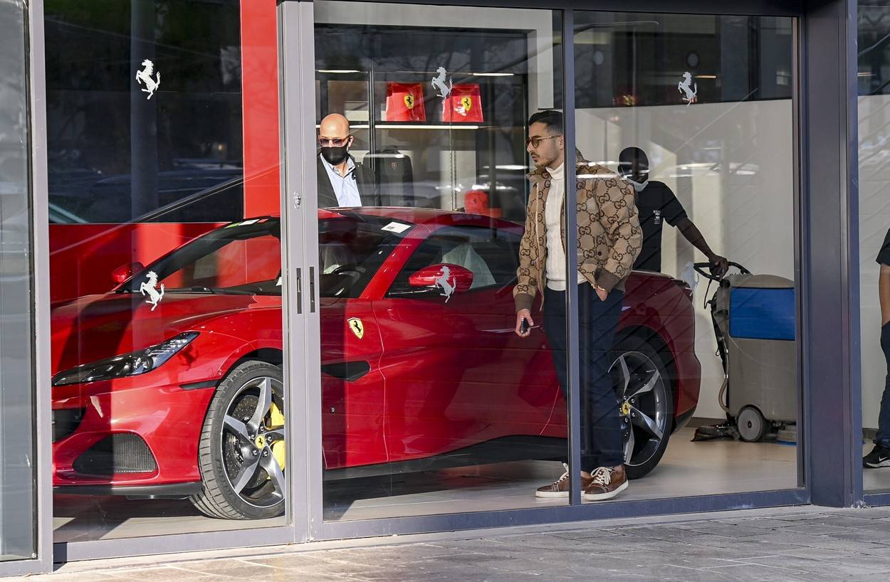 *PREMIUM-EXCLUSIVE* The Tinder Swindler, Simon Leviev shops for $250,000 Ferrari as popular Netflix documentary exposes conman for having stolen millions from unsuspecting women.