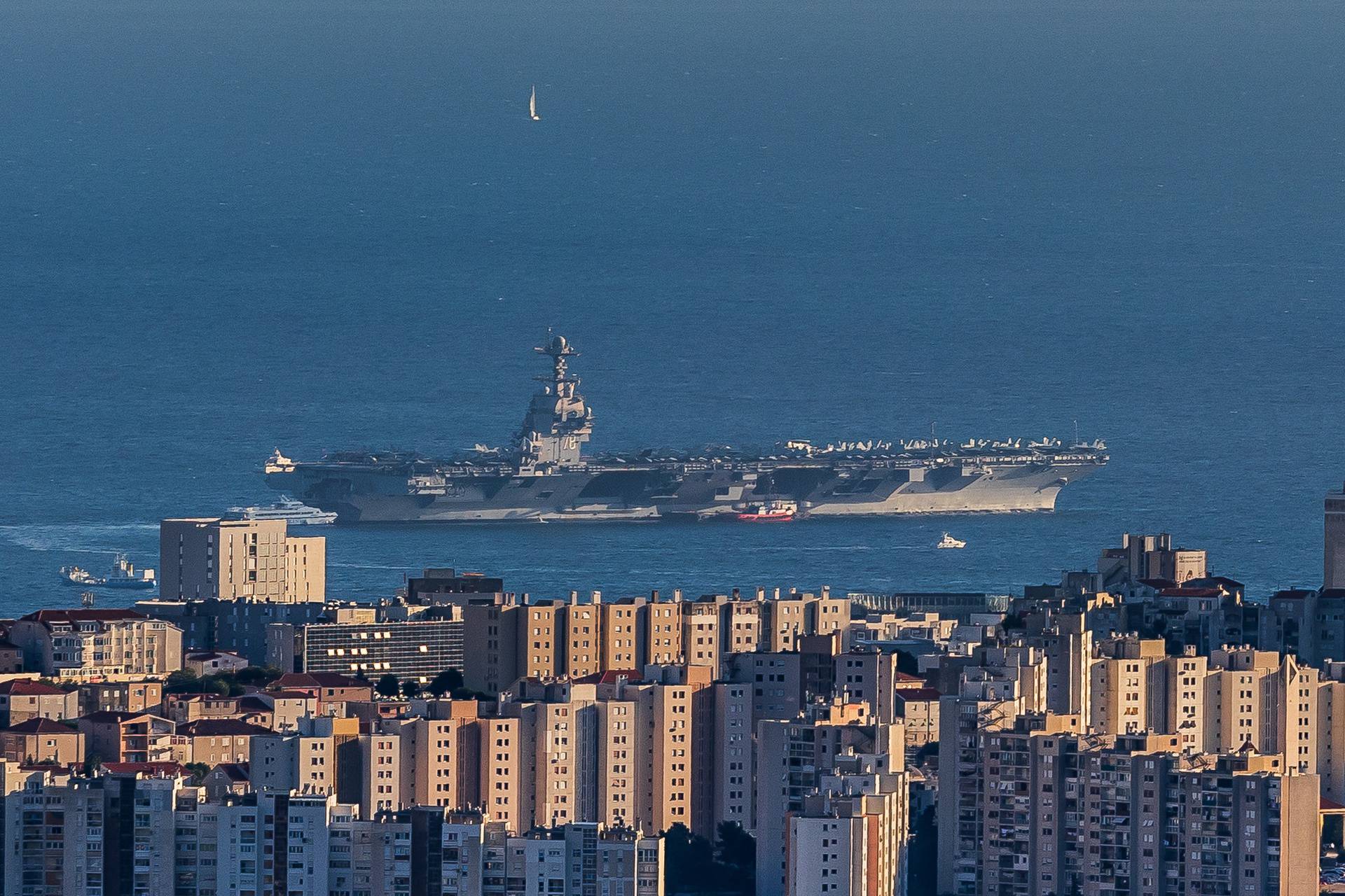 Split: Pogled s Klisa na USS Gerald R. Ford 