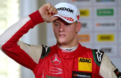 Mick Schumacher: Otac mi nije olakšao, ali ja gradim svoj put