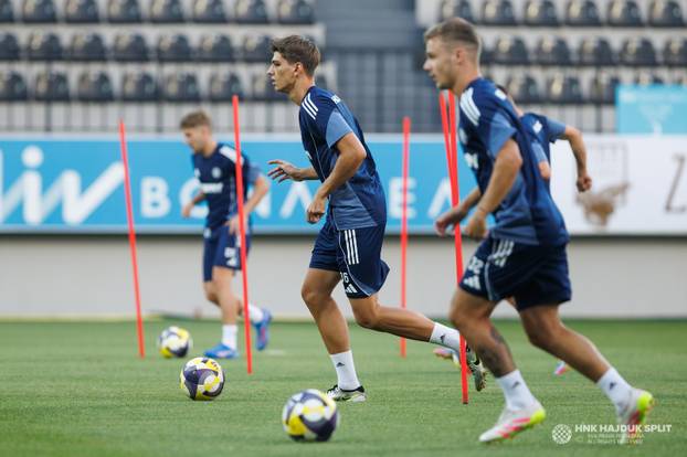 FOTO Hajdukovci odradili zadnji trening prije Zire. Maksimalan fokus, Hrgović čak stao i na gol