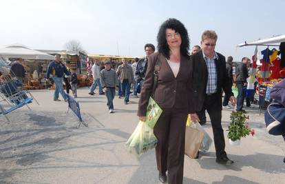Višnja i Zdravko Pevec kupili cvijeće na sajmu u Gudovcu