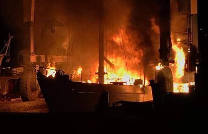 'Požar nije buknuo kod nas već u brodogradilištu u Murteru'
