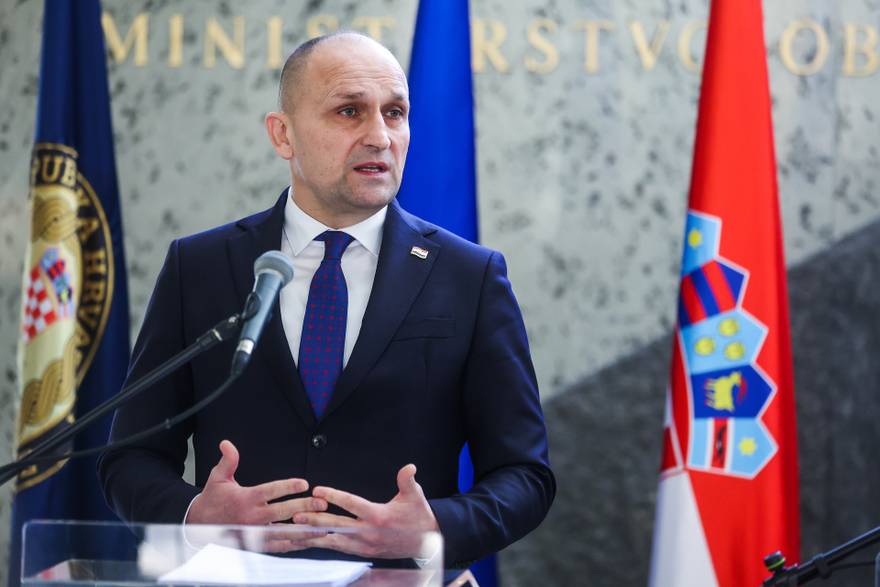 Evo kad bi se trebao uvesti vojni rok! Sve ide i na potpis Zoranu Milanoviću