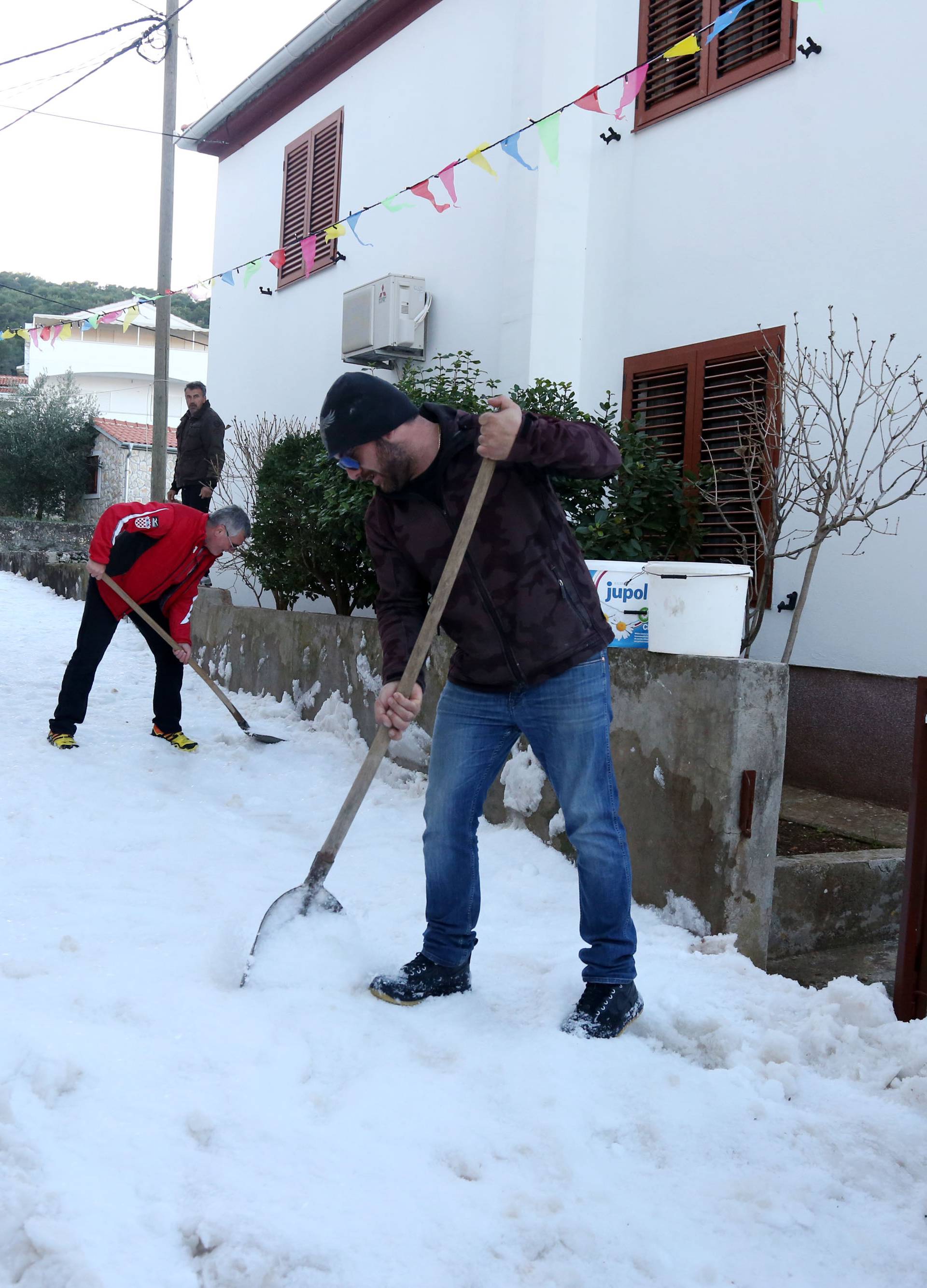 Skijaški spektakl uz more: Iška kraljica privukla je stotine ljudi