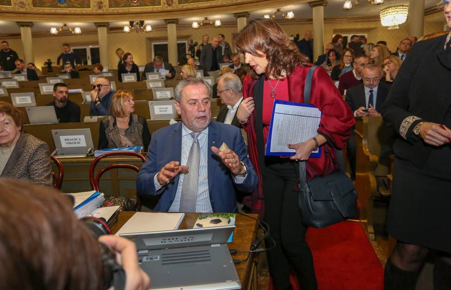 Bandiću je prošao proračun: 'Prodali su se za 1400 kuna'