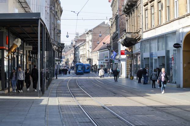 Zagreb: Sunčana nedjelja u centru grada
