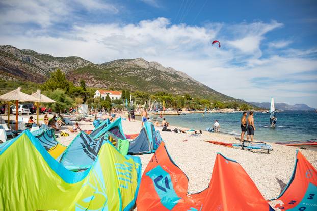 Vaganj na poluotoku Pelješcu je "raj" za surfere