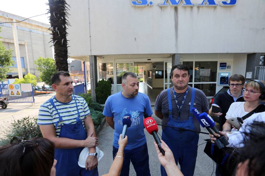 Rijeka: Izjave Älanova Å¡trajkaÄkog odbora pred brodogradiliÅ¡tem 3. maj