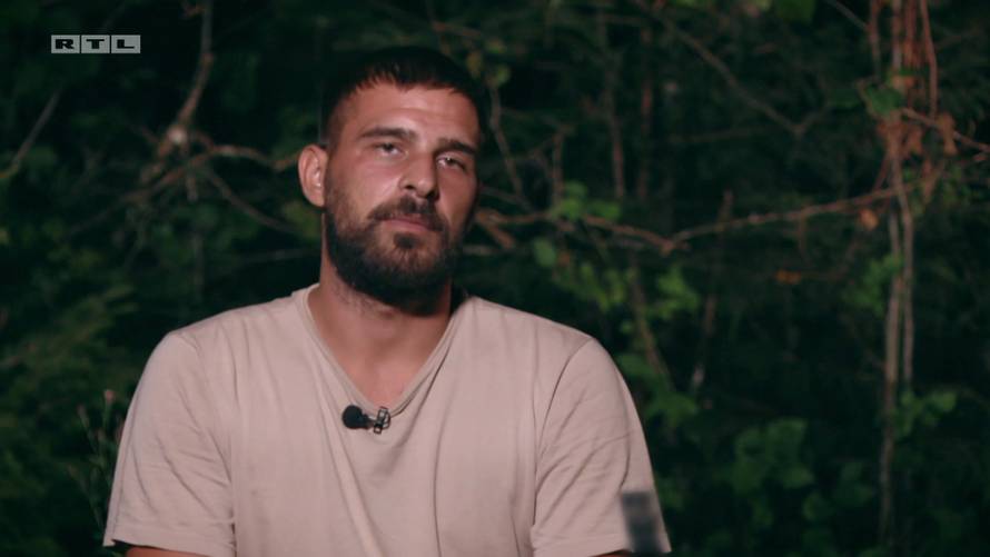 Počinje nova faza natjecanja u 'Farmi': Darko se vratio pa se svi podijelili u dvije obitelji...