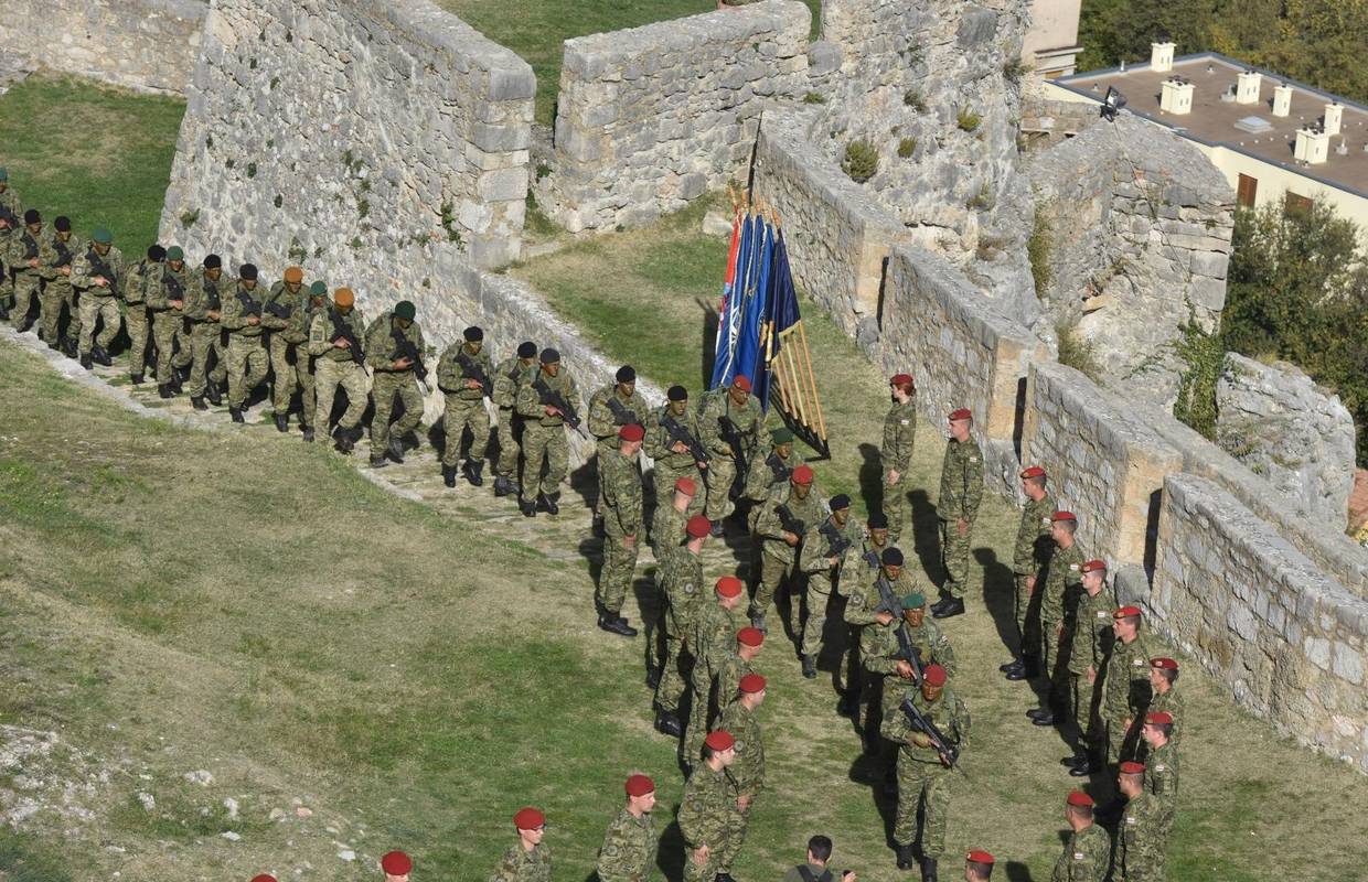 Banožić i Hranj su čestitali Dan pobjede i obljetnicu VRO Oluja