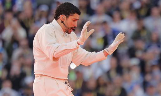 FOTO Bad Bunny kao inspiracija: Prona&scaron;li smo Zara komade koji su gotovo isti onima koje nosi