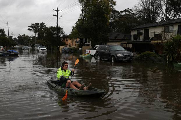 Flooding from heavy rains affects western suburbs in Sydney