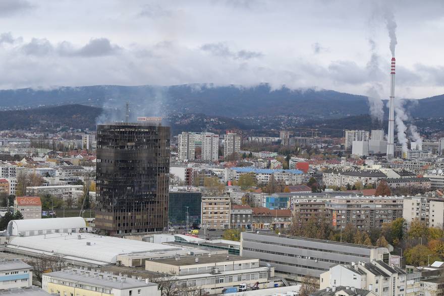 Zagreb: Pogled na izgoreni Vjesnikov neboder