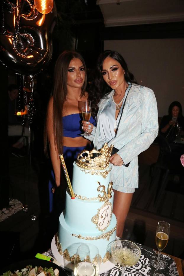 Beograd: Pjevačica Anastasija Buđić proslavila rođendan