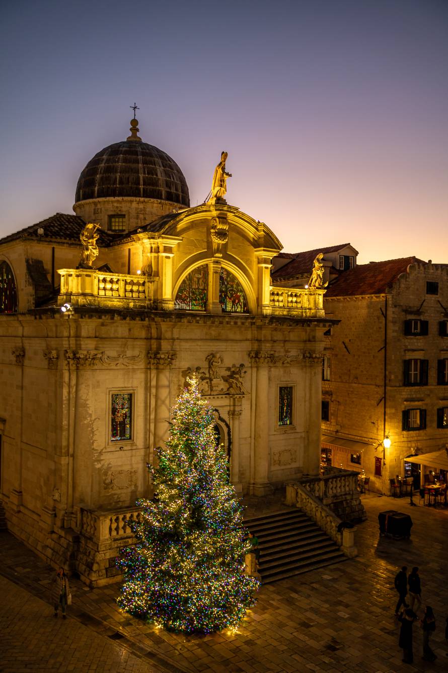 Svjetlost, pjesma i more radosti – advent u Dubrovniku