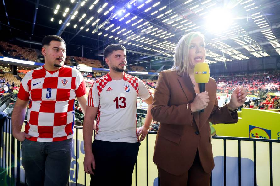 Herning: Navijači očekuju početak utakmice Hrvatska i Njemačka u polufinalu EHF Europskog prvenstva