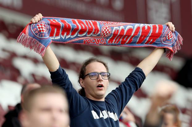 Ženeva: Navijači na polufinalnom susretu Lige prvaka mladih između Hajduka i Milana