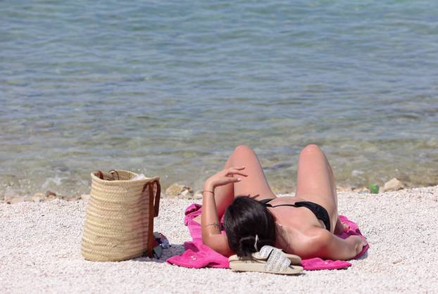 Split: Kupači na novoj plaži Žnjan