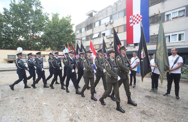 Sinj: Državni vrh položio vijence kod spomenika Franji Tuđmanu