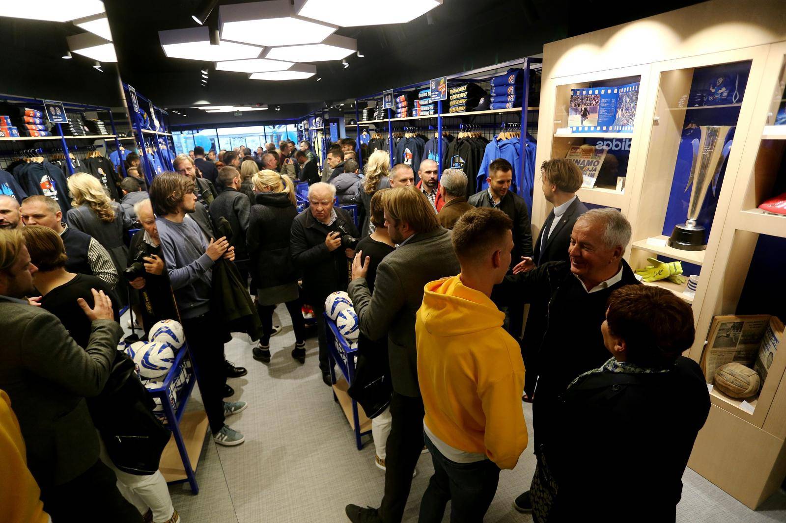 Zagreb: Otvoren novi Dinamov Fan shop