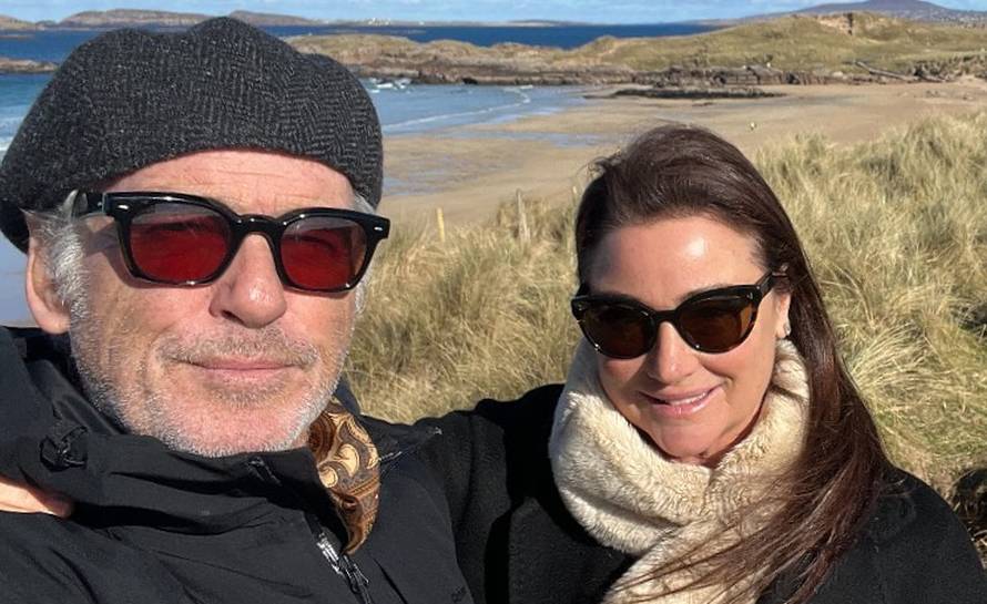 Pierce Brosnan objavio fotku sa suprugom i najavio novi projekt